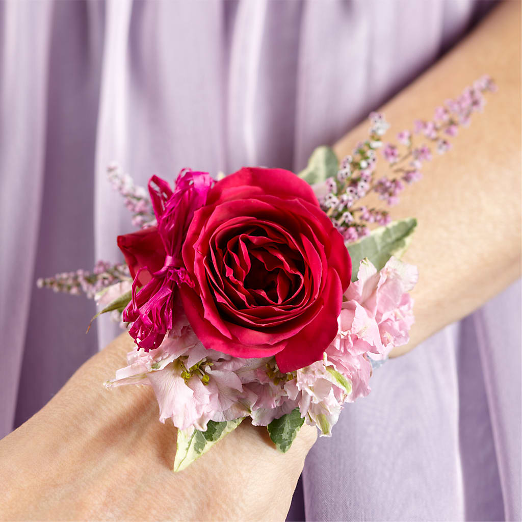 Rose Charm Corsage –  Heliconia Flowers Of Colombia, Cuddebackville NY