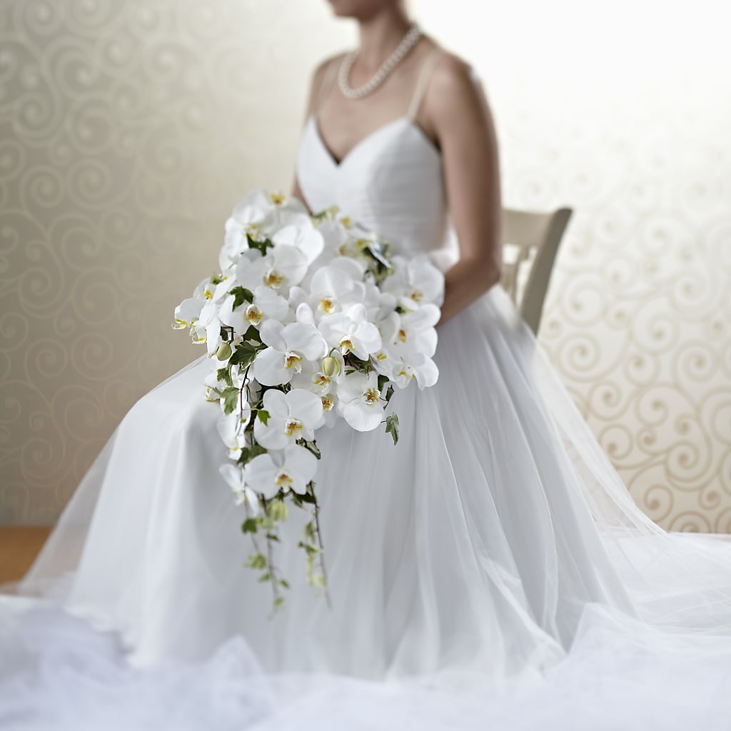 Classic White Bouquet –  Heliconia Flowers Of Colombia, Cuddebackville NY