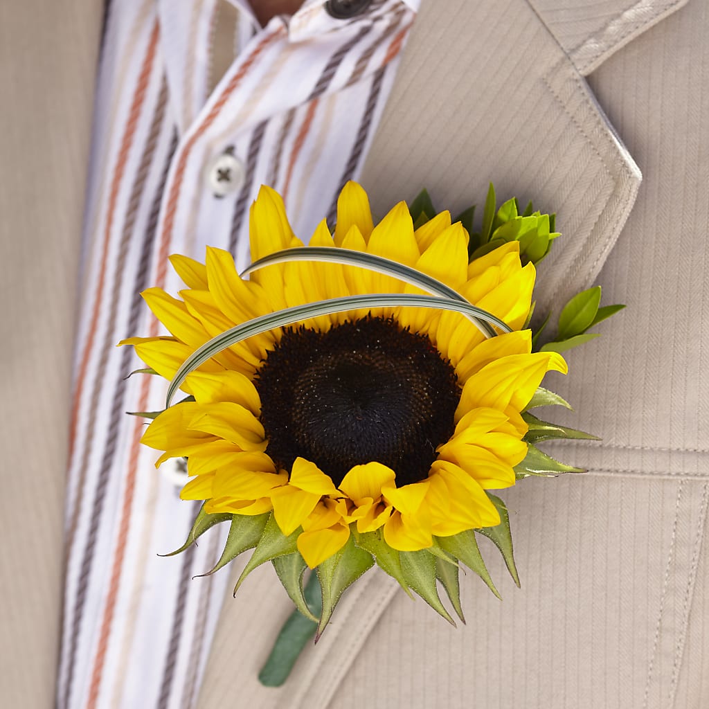 Free Spirit Boutonniere –  Heliconia Flowers Of Colombia, Cuddebackville NY